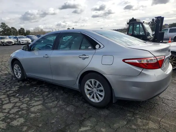 4T1BF1FK7HU276584 2017 TOYOTA CAMRY - Image 2