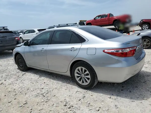 4T1BF1FK7HU278738 2017 TOYOTA CAMRY - Image 2