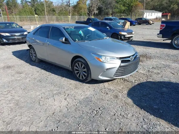 4T1BF1FK7HU278805 2017 TOYOTA CAMRY - Image 1
