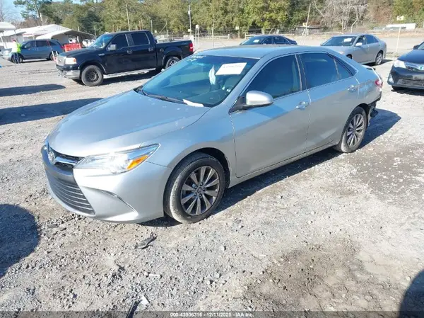 4T1BF1FK7HU278805 2017 TOYOTA CAMRY - Image 2