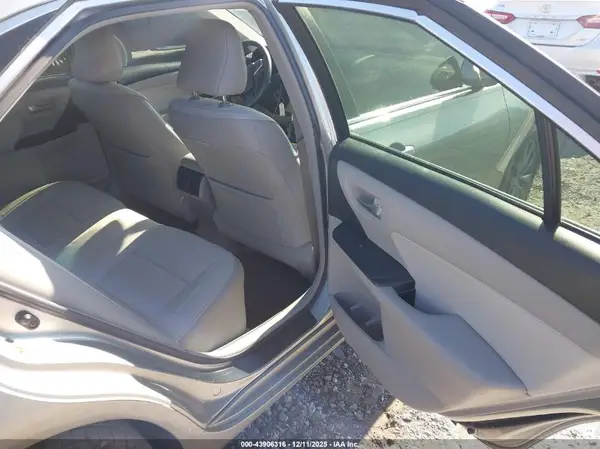 4T1BF1FK7HU278805 2017 TOYOTA CAMRY - Image 8
