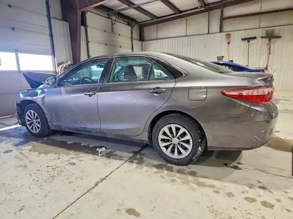 4T1BF1FK7HU278948 2017 TOYOTA CAMRY - Image 2