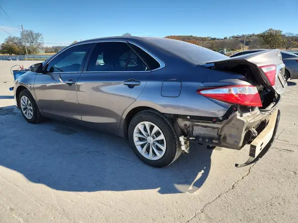 4T1BF1FK7HU279615 2017 TOYOTA CAMRY - Image 2