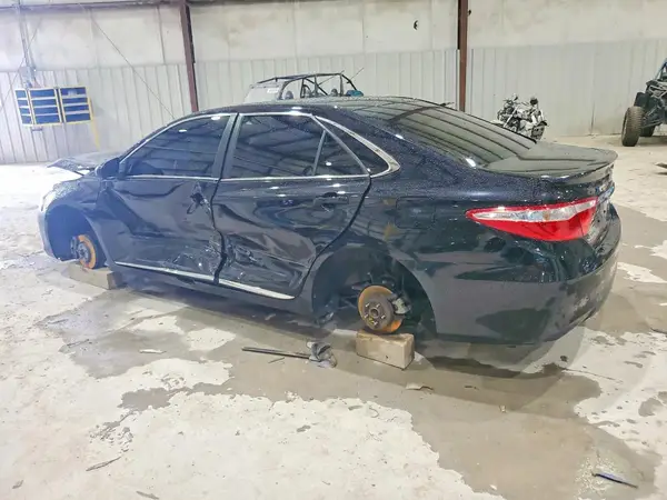 4T1BF1FK7HU280652 2017 TOYOTA CAMRY - Image 2