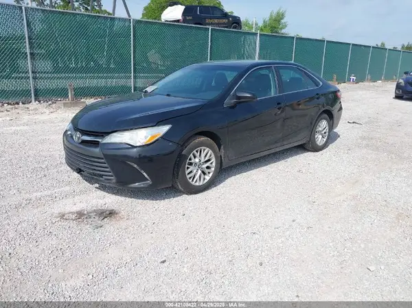 4T1BF1FK7HU281879 2017 TOYOTA CAMRY - Image 2