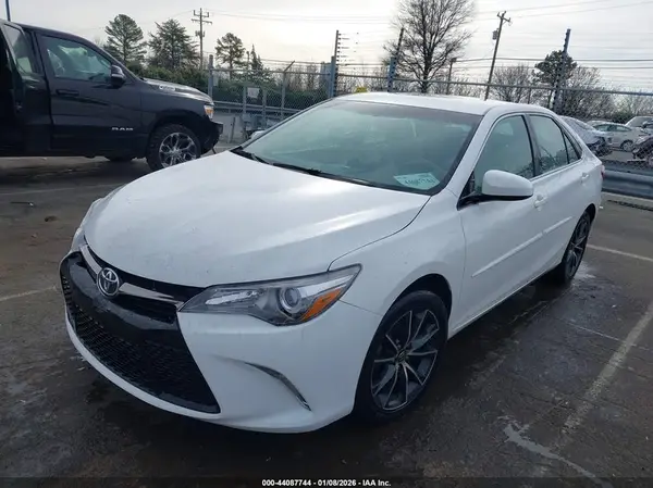 4T1BF1FK7HU282837 2017 TOYOTA CAMRY - Image 2