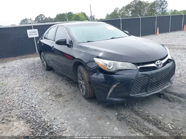 4T1BF1FK7HU284572 2017 TOYOTA CAMRY - Image 1