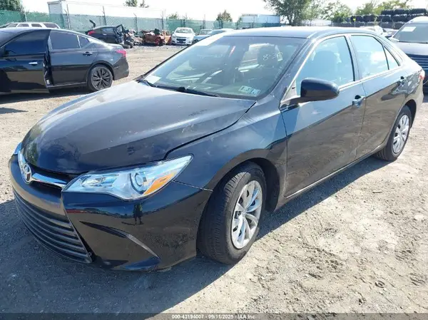 4T1BF1FK7HU284992 2017 TOYOTA CAMRY - Image 2