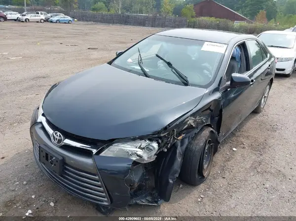 4T1BF1FK7HU285852 2017 TOYOTA CAMRY - Image 2