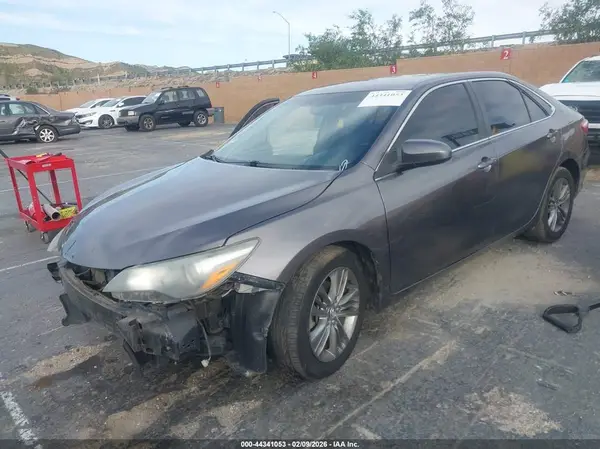 4T1BF1FK7HU286127 2017 TOYOTA CAMRY - Image 2