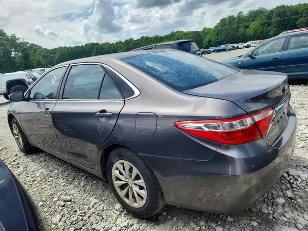 4T1BF1FK7HU287925 2017 TOYOTA CAMRY - Image 2