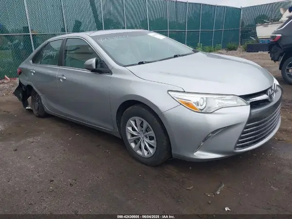 4T1BF1FK7HU289111 2017 TOYOTA CAMRY - Image 1