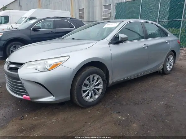 4T1BF1FK7HU289111 2017 TOYOTA CAMRY - Image 2