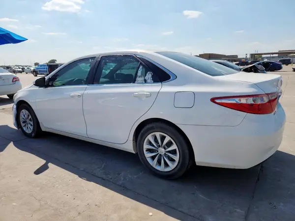 4T1BF1FK7HU293045 2017 TOYOTA CAMRY - Image 2