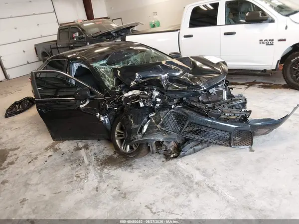 4T1BF1FK7HU295846 2017 TOYOTA CAMRY - Image 1
