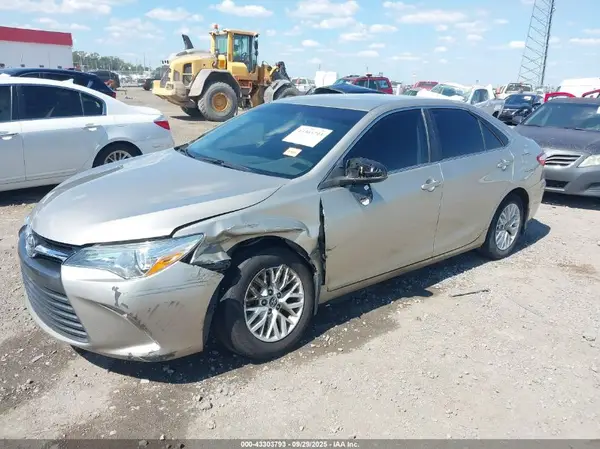 4T1BF1FK7HU297144 2017 TOYOTA CAMRY - Image 2