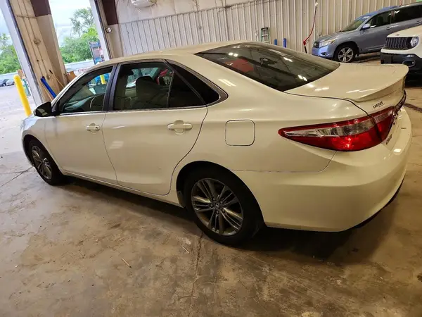 4T1BF1FK7HU298276 2017 TOYOTA CAMRY - Image 2
