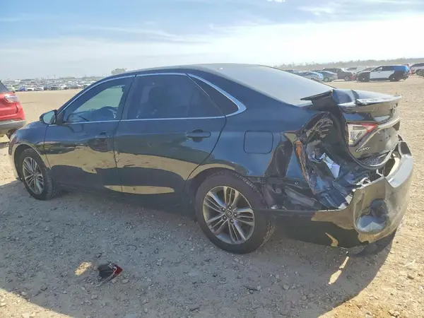 4T1BF1FK7HU300950 2017 TOYOTA CAMRY - Image 2