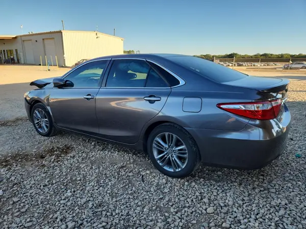 4T1BF1FK7HU301337 2017 TOYOTA CAMRY - Image 2
