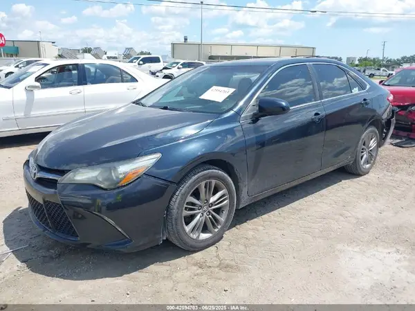 4T1BF1FK7HU304318 2017 TOYOTA CAMRY - Image 2