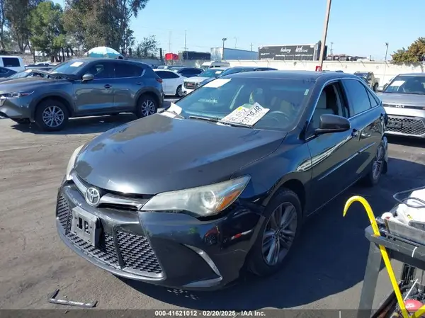 4T1BF1FK7HU305890 2017 TOYOTA CAMRY - Image 2