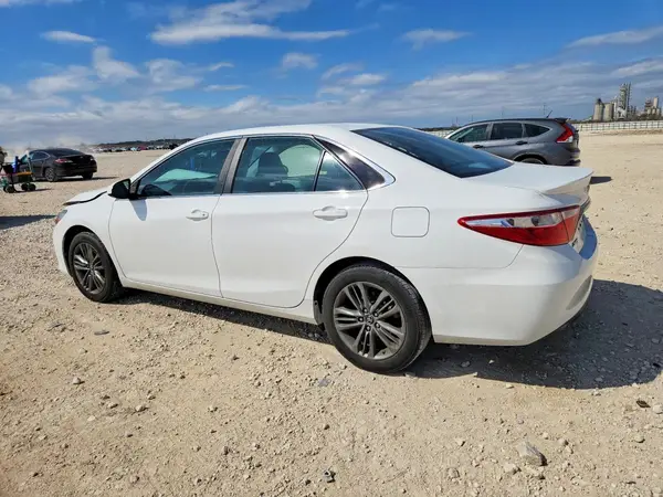 4T1BF1FK7HU306117 2017 TOYOTA CAMRY - Image 2