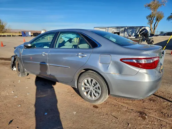4T1BF1FK7HU307705 2017 TOYOTA CAMRY - Image 2