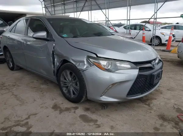 4T1BF1FK7HU308630 2017 TOYOTA CAMRY - Image 1