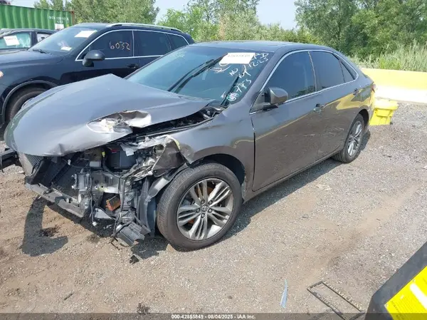 4T1BF1FK7HU308773 2017 TOYOTA CAMRY - Image 2