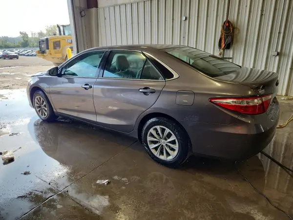 4T1BF1FK7HU313603 2017 TOYOTA CAMRY - Image 2