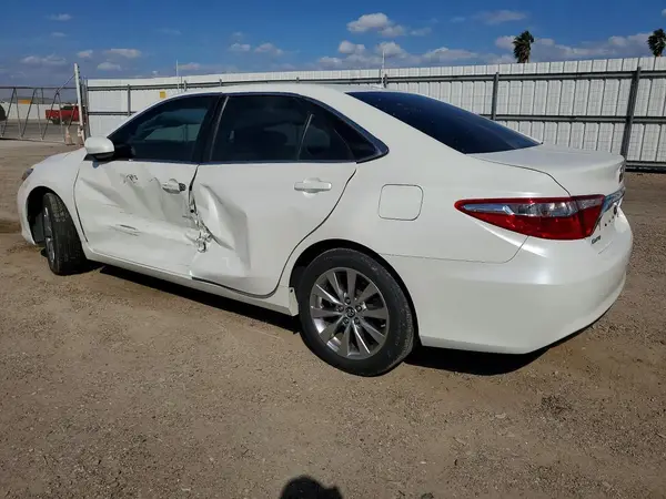 4T1BF1FK7HU314427 2017 TOYOTA CAMRY - Image 2