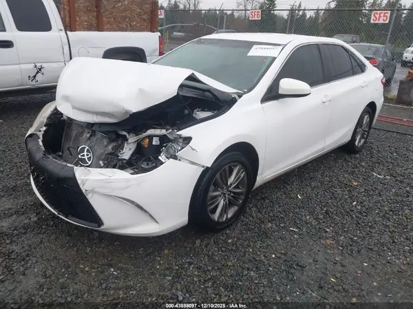 4T1BF1FK7HU314735 2017 TOYOTA CAMRY - Image 2