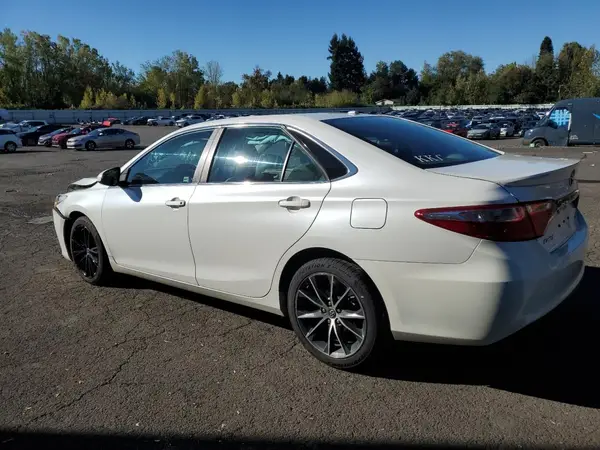 4T1BF1FK7HU315996 2017 TOYOTA CAMRY - Image 2