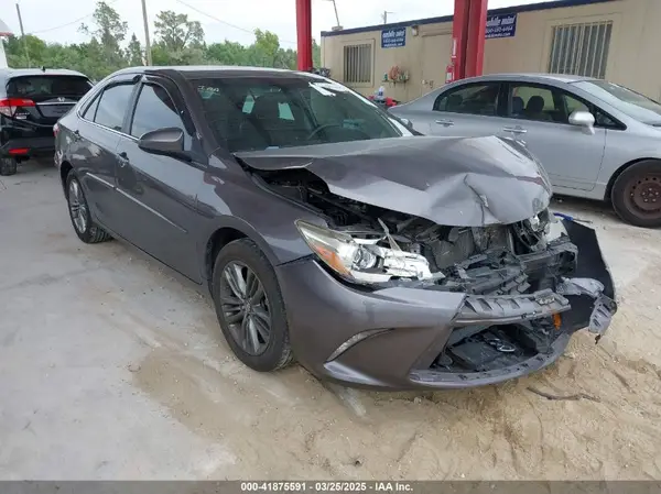 4T1BF1FK7HU317117 2017 TOYOTA CAMRY - Image 1
