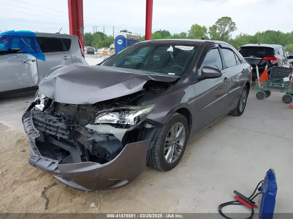 4T1BF1FK7HU317117 2017 TOYOTA CAMRY - Image 2