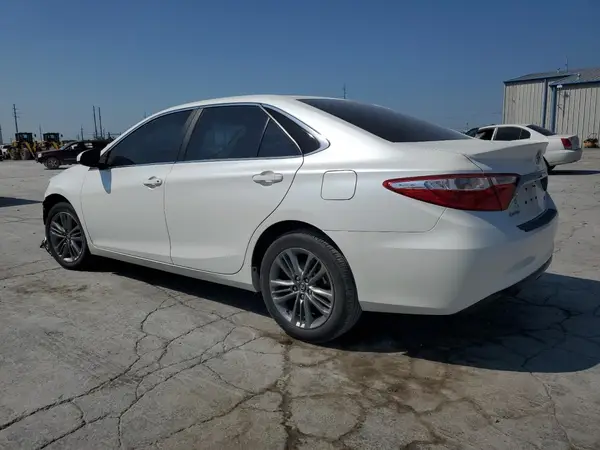 4T1BF1FK7HU317781 2017 TOYOTA CAMRY - Image 2