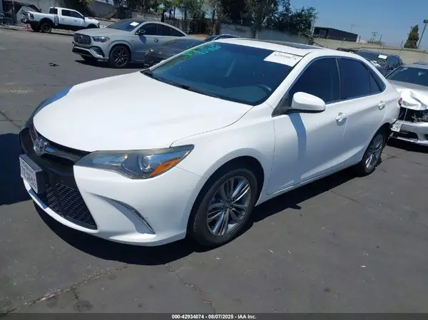 4T1BF1FK7HU318414 2017 TOYOTA CAMRY - Image 2