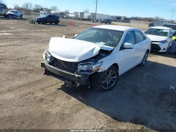 4T1BF1FK7HU319840 2017 TOYOTA CAMRY - Image 2