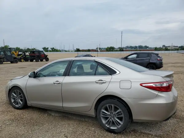 4T1BF1FK7HU320213 2017 TOYOTA CAMRY - Image 2