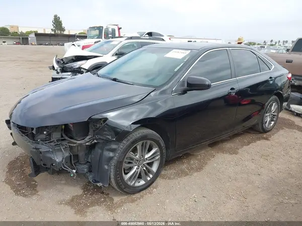 4T1BF1FK7HU320471 2017 TOYOTA CAMRY - Image 2