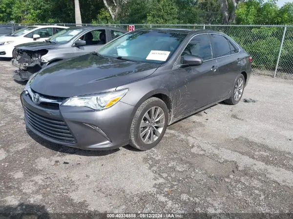 4T1BF1FK7HU323077 2017 TOYOTA CAMRY - Image 2