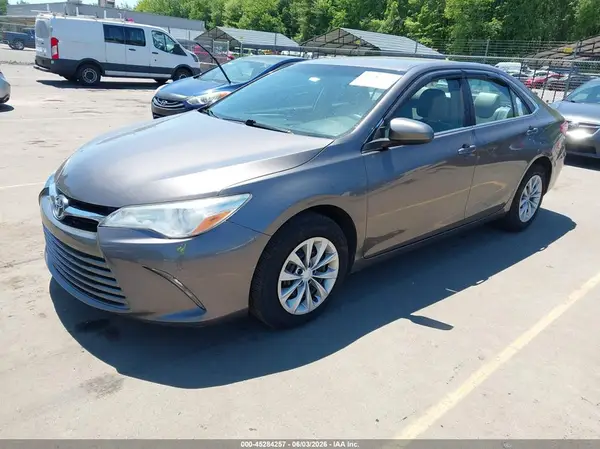 4T1BF1FK7HU323841 2017 TOYOTA CAMRY - Image 2