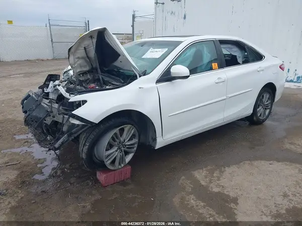 4T1BF1FK7HU324181 2017 TOYOTA CAMRY - Image 2