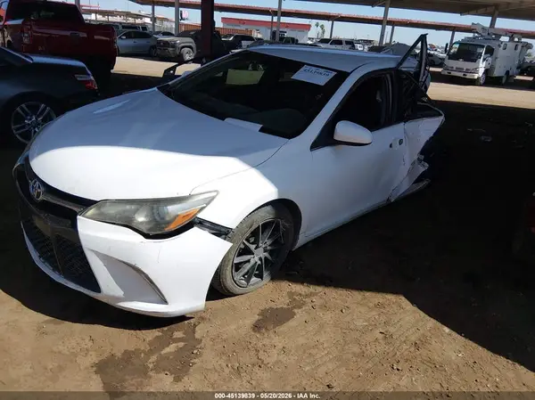 4T1BF1FK7HU324617 2017 TOYOTA CAMRY - Image 2