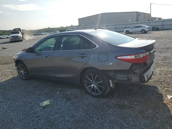 4T1BF1FK7HU329722 2017 TOYOTA CAMRY - Image 2