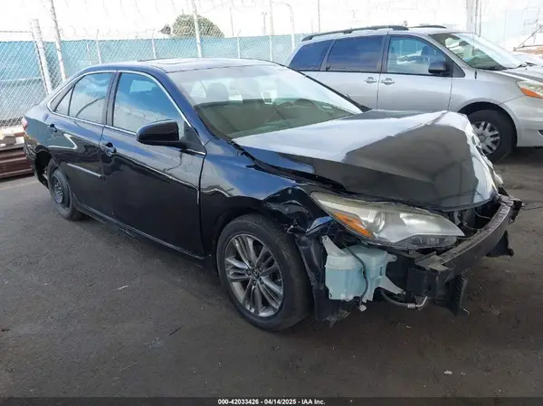 4T1BF1FK7HU329803 2017 TOYOTA CAMRY - Image 1