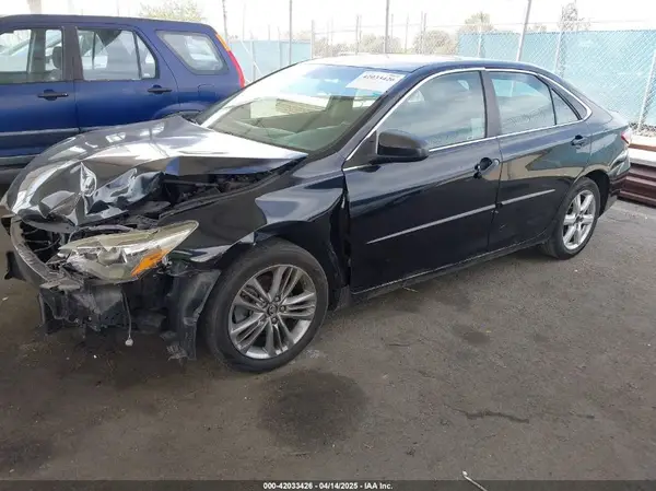 4T1BF1FK7HU329803 2017 TOYOTA CAMRY - Image 2