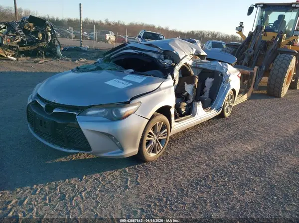 4T1BF1FK7HU330367 2017 TOYOTA CAMRY - Image 2