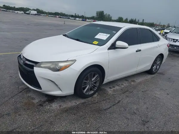 4T1BF1FK7HU332023 2017 TOYOTA CAMRY - Image 2