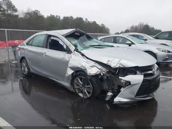 4T1BF1FK7HU333219 2017 TOYOTA CAMRY - Image 1